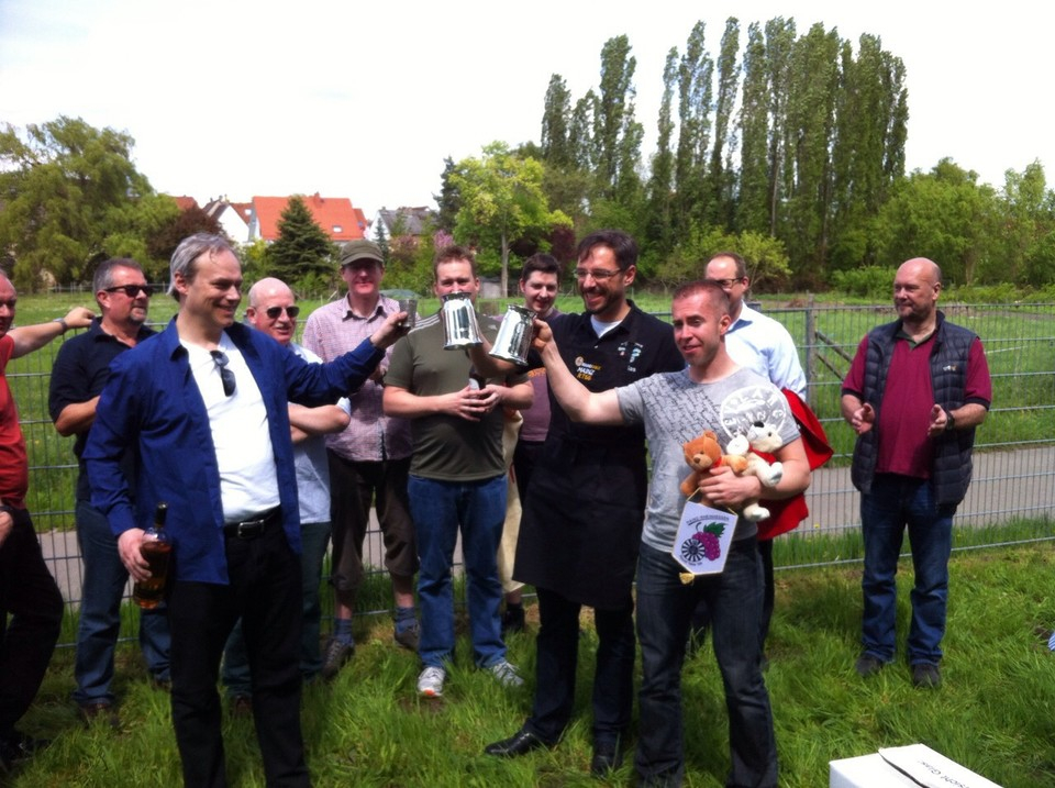 http://round-table.de/redaxo/index.php?rex_media_type=rex_mediapool_maximized&rex_media_file=2015-05-05_112511_eab862c76b.jpg&buster=1559862485