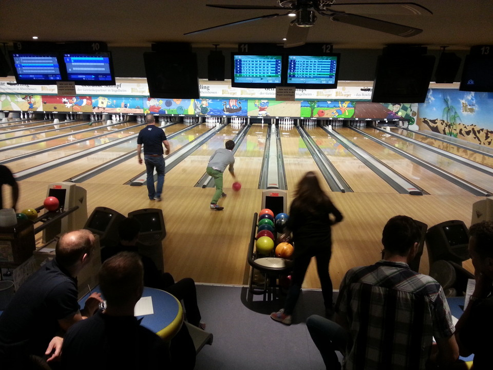 http://round-table.de/redaxo/index.php?rex_media_type=rex_mediapool_maximized&rex_media_file=charity_bowling_nov_14_01_4421706ece.jpg&buster=1559862489
