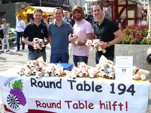 http://round-table.de/redaxo/index.php?rex_media_type=rex_mediapool_maximized&rex_media_file=feddy.april.2011.jpg&buster=1559862488